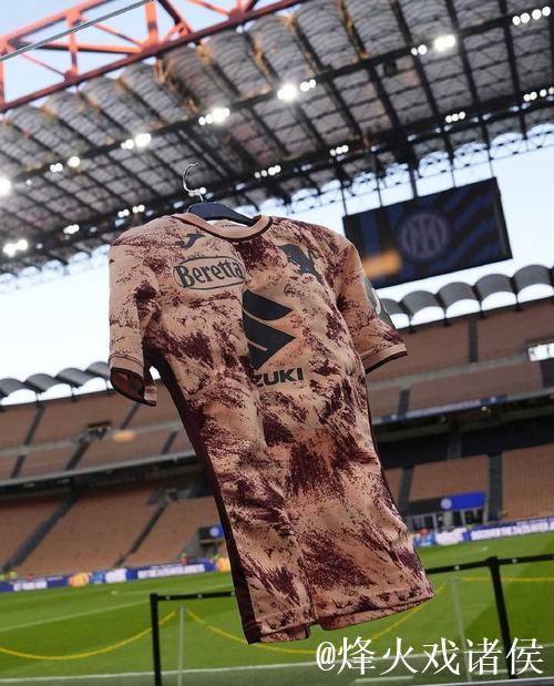 “都灵体育报丨米兰高度关注当红球员” “都灵体育报丨米兰高度关注当红球员”